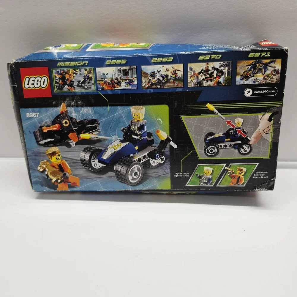 Lego 8967 Agents 2.0 Gold's Tooth Getaway Retired NEW Damaged Box